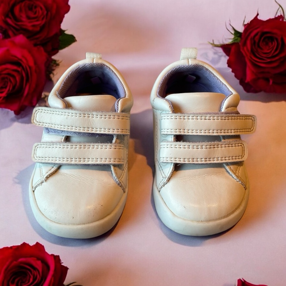 Wonder Nation unisex size 4 Toddler
Ivory Two Strap Adaptive Shoes
Adjustable